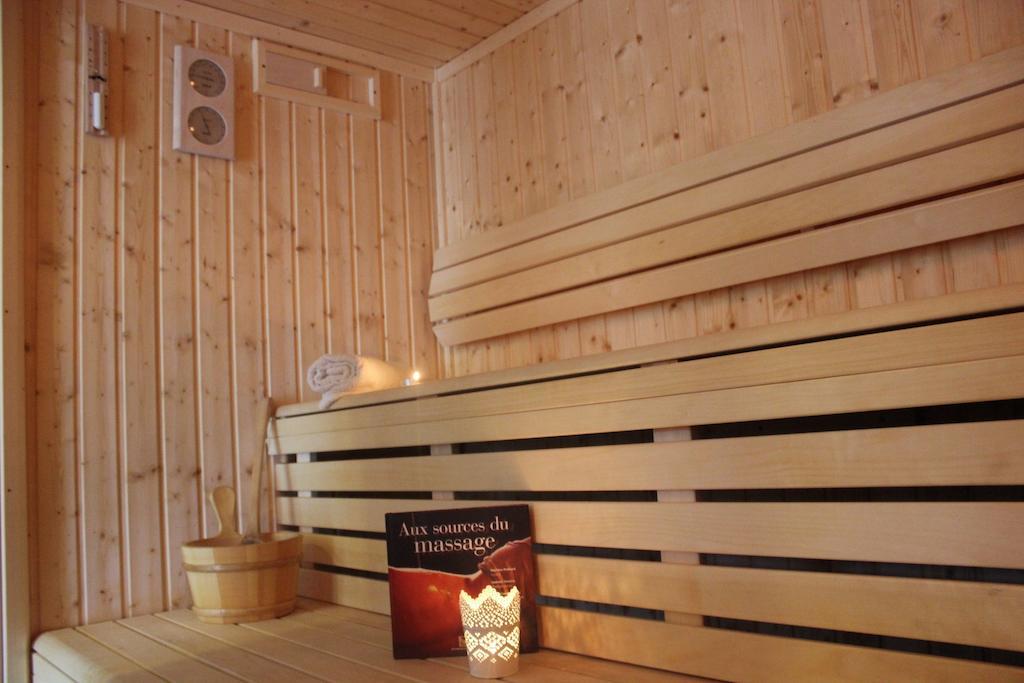 La Bicyclette Fleurie Bed and Breakfast Villemoirieu Exterior foto