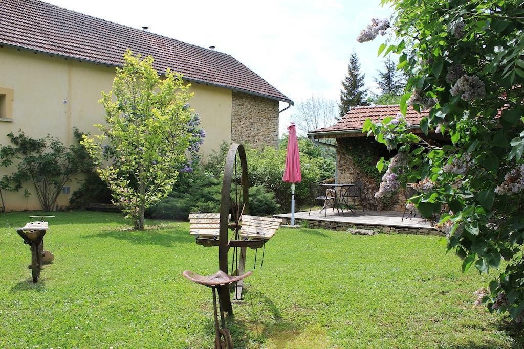 La Bicyclette Fleurie Bed and Breakfast Villemoirieu Exterior foto