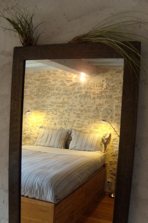 La Bicyclette Fleurie Bed and Breakfast Villemoirieu Habitación foto