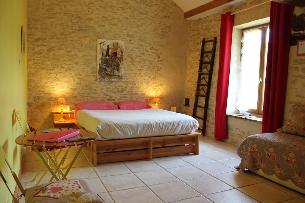 La Bicyclette Fleurie Bed and Breakfast Villemoirieu Habitación foto