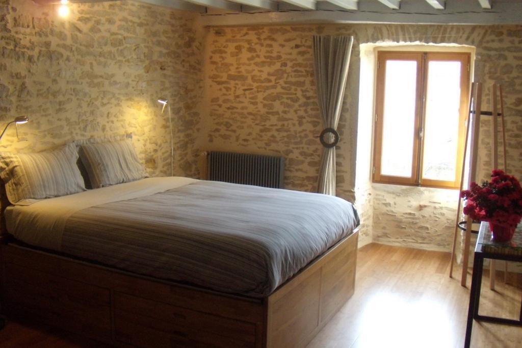 La Bicyclette Fleurie Bed and Breakfast Villemoirieu Habitación foto